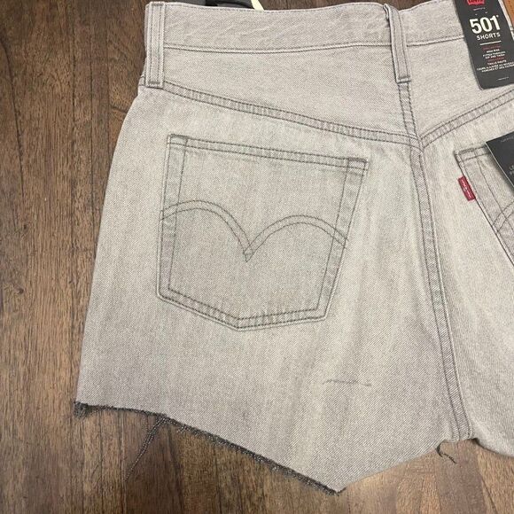 Levi’s Light Gray 501 Cut Off Shorts - Picture 3 of 10